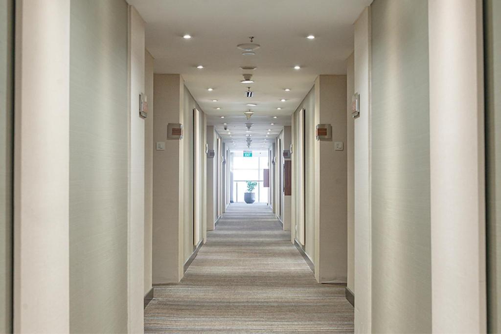 Gumaya Tower Hotel Semarang Exterior photo