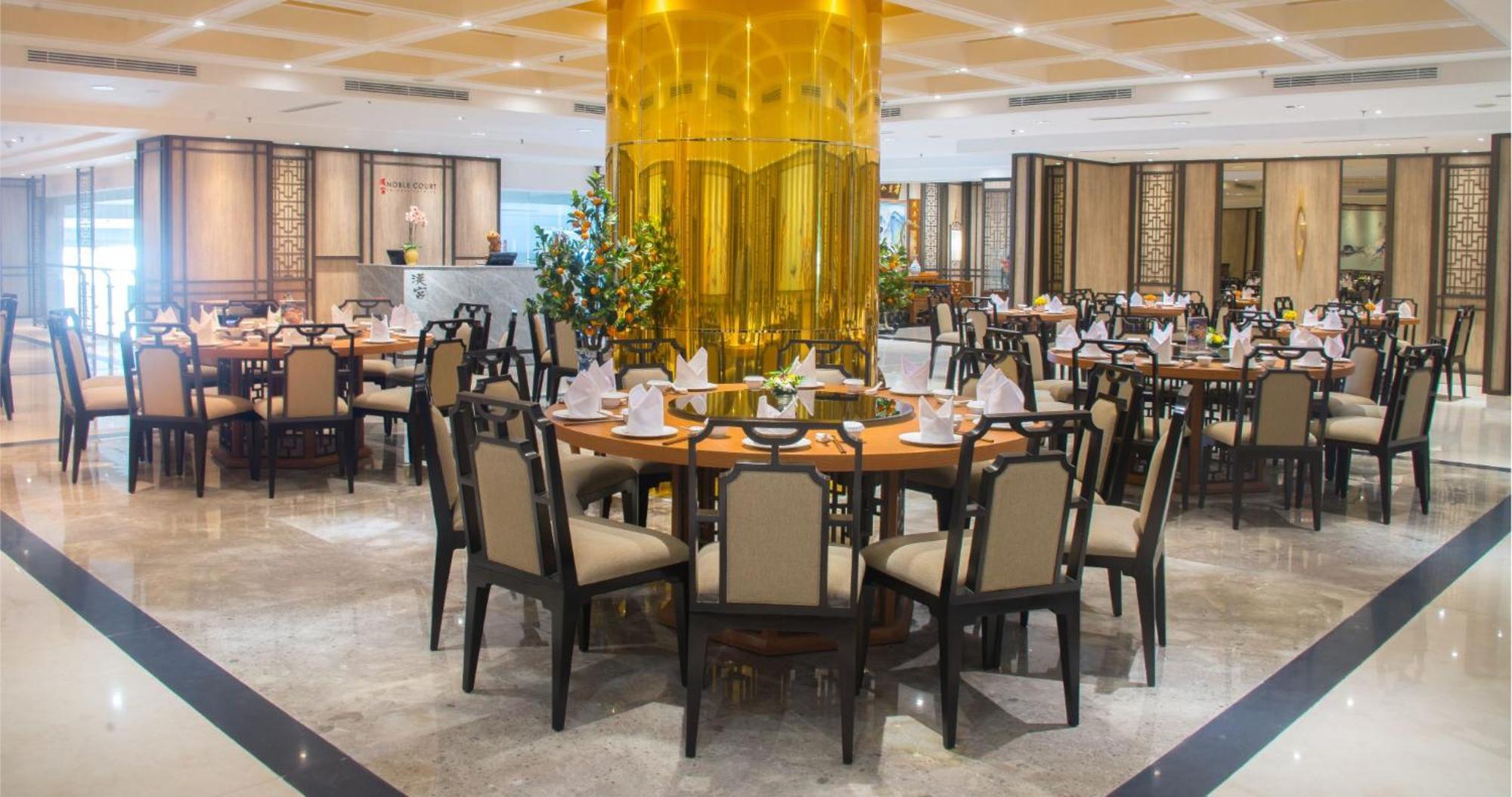 Gumaya Tower Hotel Semarang Exterior photo
